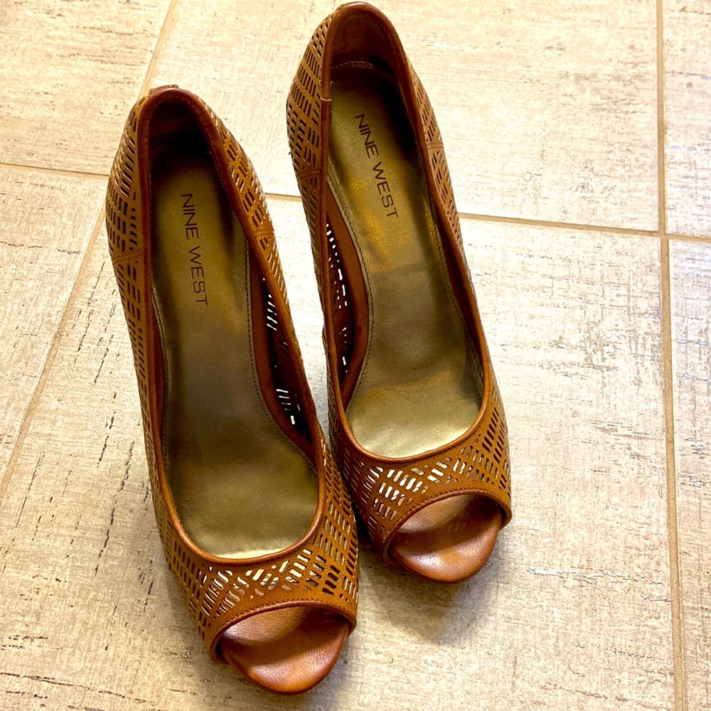 Tan faux leather Nine West heels
